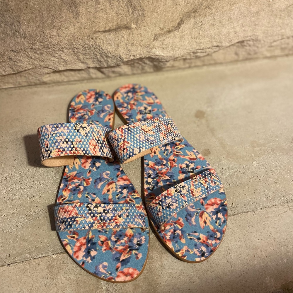 Joie sandals never worn